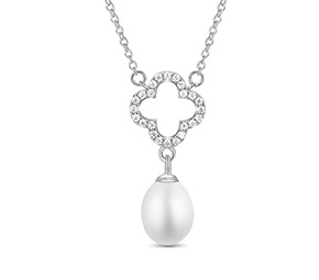 Four Leaf Clover Pearl Necklace